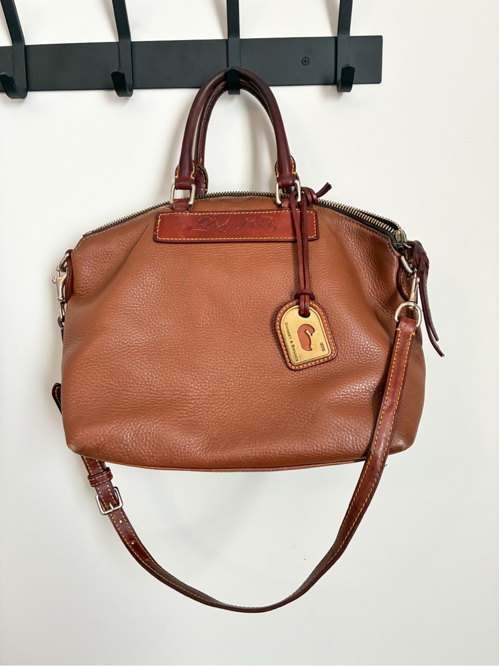 Vintage Dooney & Bourke Genuine Florentine Vachetta Leather Crossbody J0872669
